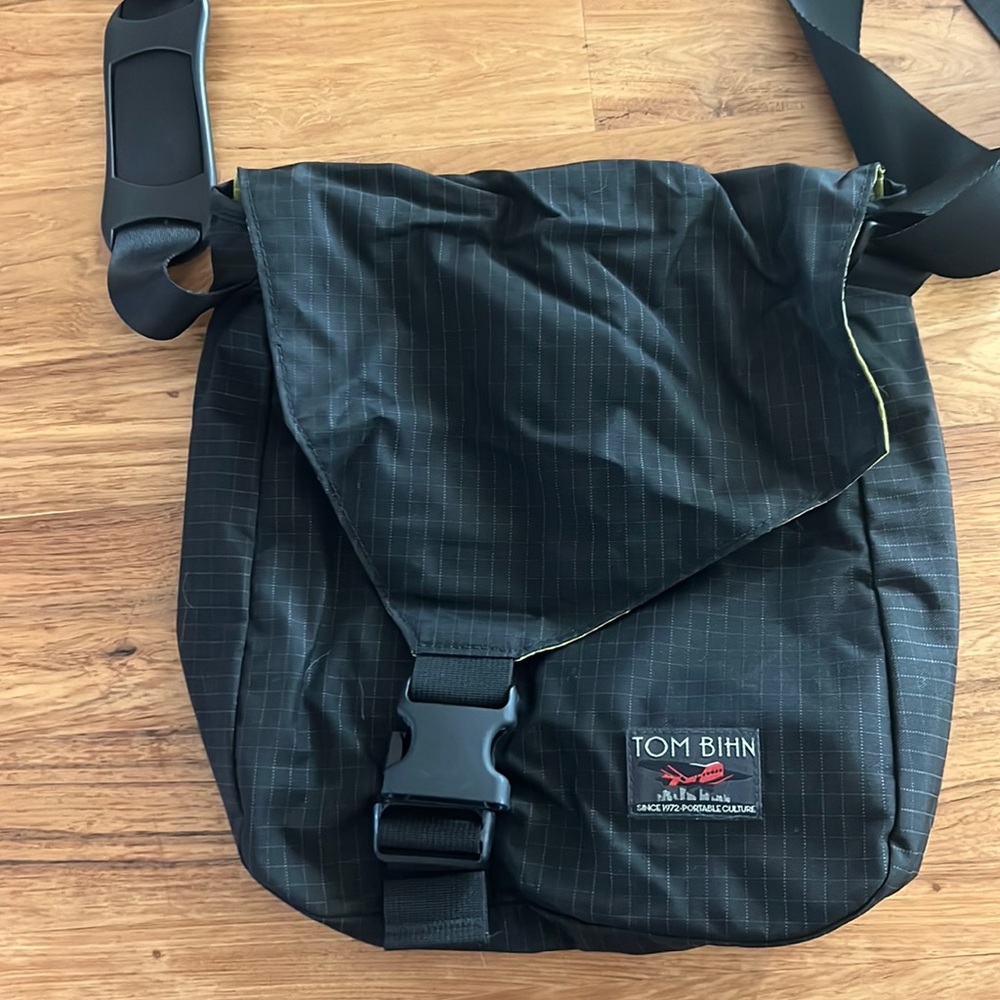 Tom Bihn Medium Cafe Bag, EUC
